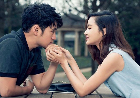 她三年结婚两次,被前夫骂恶心,四十岁不到被高富帅丈夫宠上天