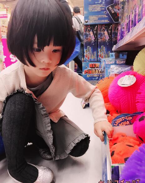 曾逼婚陈思成，公开批评谢霆锋，如今是个单亲妈妈