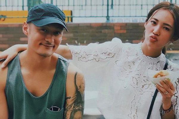 余文乐发福什么样 胡子变白似老头和小7岁娇妻对比明显