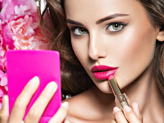 每天都涂口红的女生,几年后会有啥变化?化妆师说出了真相!