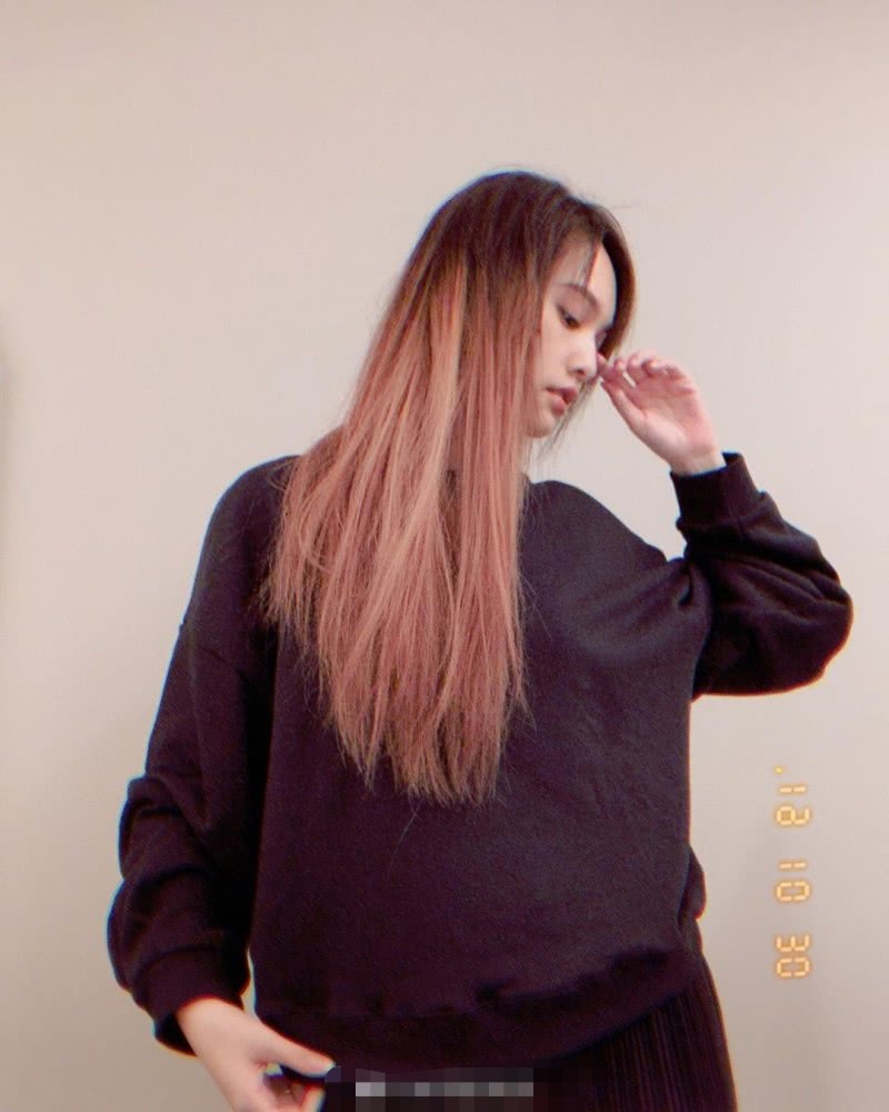 35岁杨丞琳逆生长，撩发卖萌太显嫩，越来越美