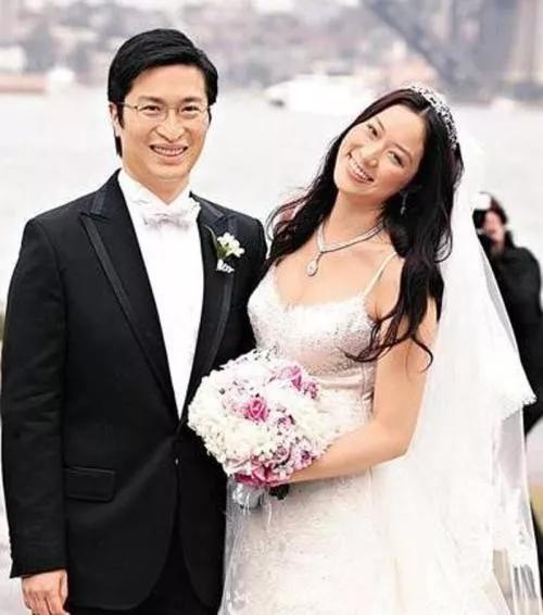 香港顶级豪门阔太,从小禁止做家务,被赞气质独特为豪门而生