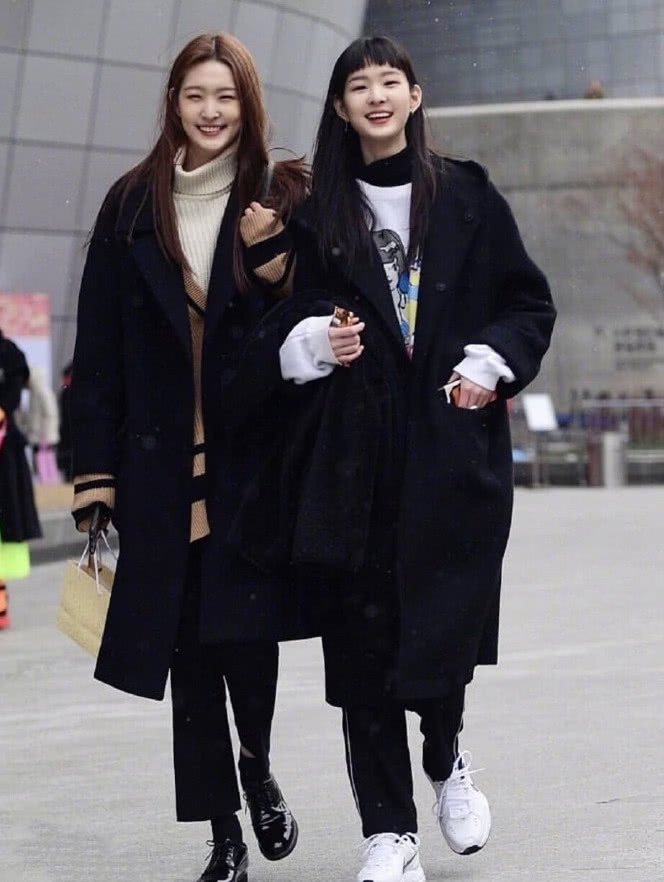 这些日常简约风系列,和你闺蜜一起穿上美美的