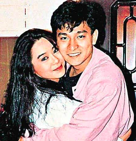 太狗血了，刘德华几十年御用替身杜奕衡被曝结婚了，妻子是喻可欣