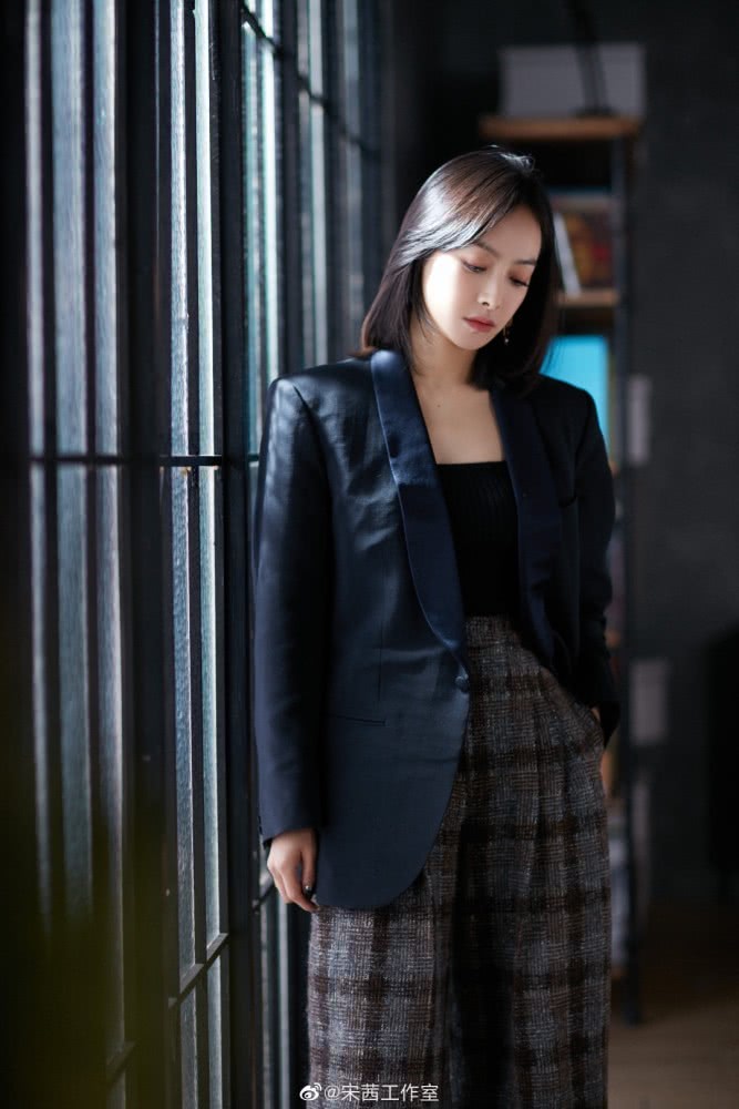 害怕职场穿搭荒?尝试看剧学穿搭,总裁风OL风都值得GET