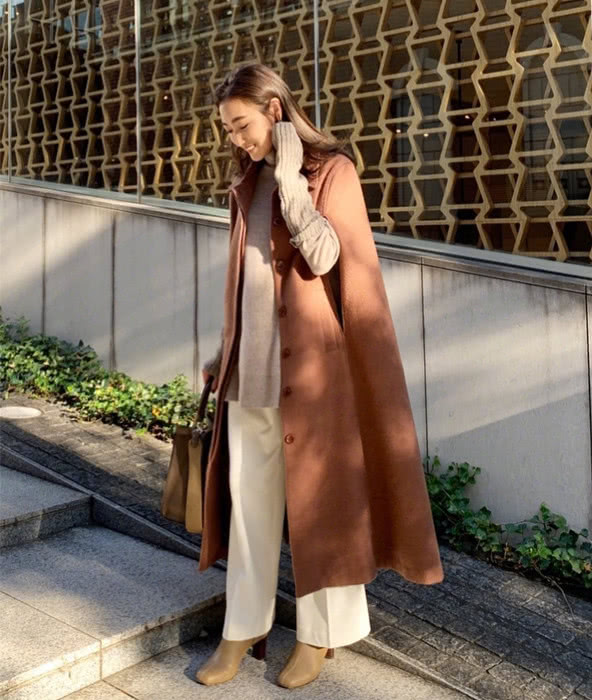 2020流行“单鞋冬穿”，再配上大衣简直美翻了