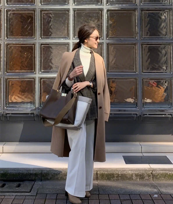 2020流行“单鞋冬穿”，再配上大衣简直美翻了