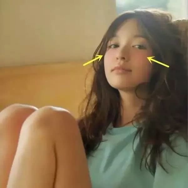 最新流行的“睡不醒妆”，同学们赶紧学起来吧！