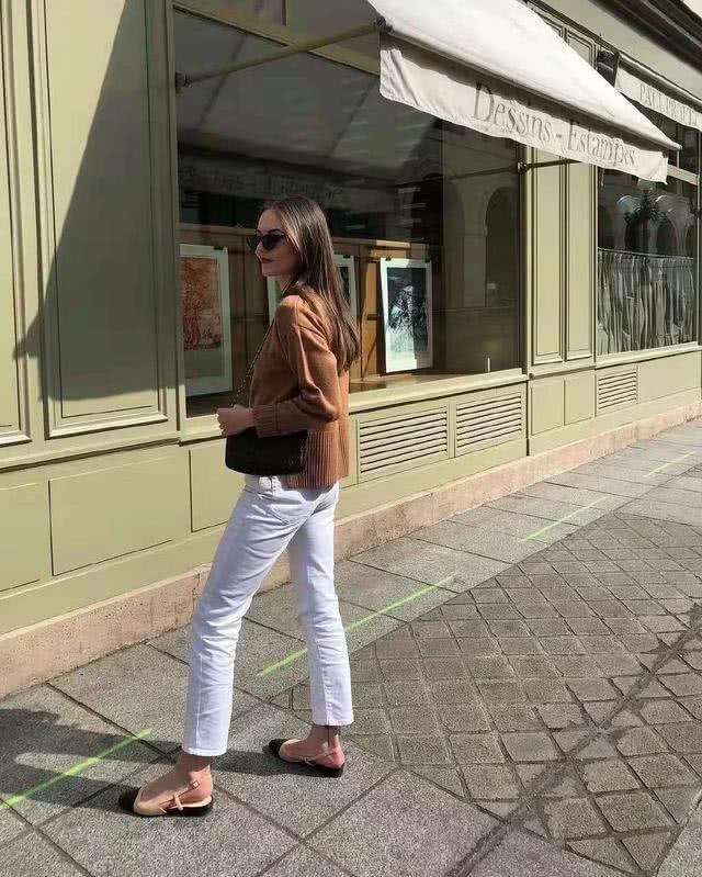 早春建议大家多穿“万能衫”，温柔又高雅，搭配裙子、裤子都好看