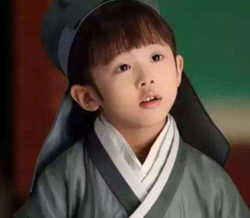 小阿离终于长大了，他曾搭档杨幂走红？如今模样白浅都认不出