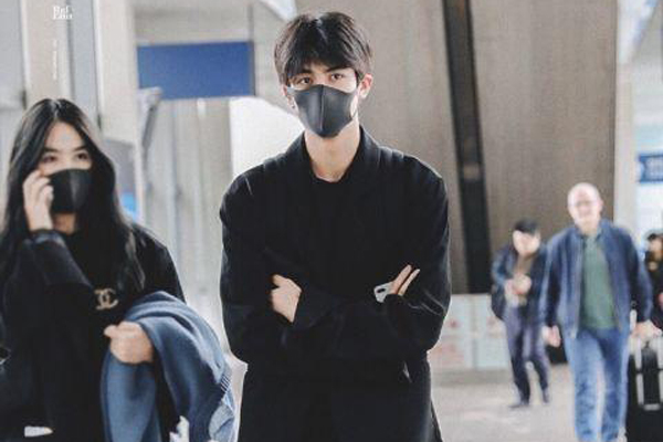 宋威龙全家福什么样 姐姐颜值竟不输下一站是幸福里任一个女明星