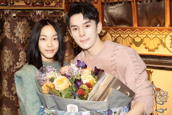 李佳琦刘柏辛是什么关系 他们还是堂兄妹