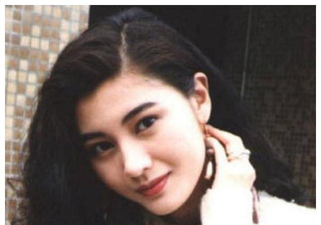 7位女明星20岁的对比照,网友们更喜欢谁呢?