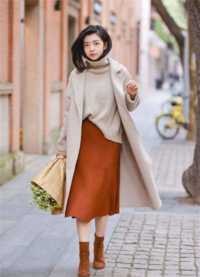 穿大衣或羽绒服最好别搭这3种“内搭”,不耐看还不耐穿