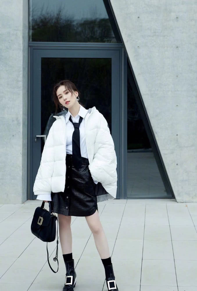 刘诗诗穿毛绒外套还不显臃肿,看看她是怎么穿的,简直就是仙女下凡