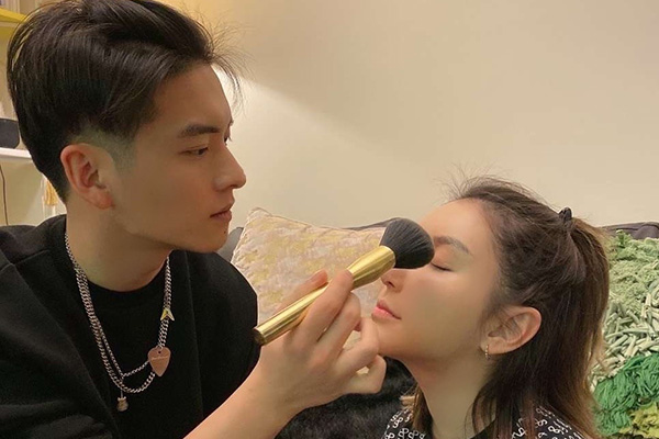 官宣!李雨桐公布最新恋情,和小鲜肉男友晒亲吻照太甜蜜