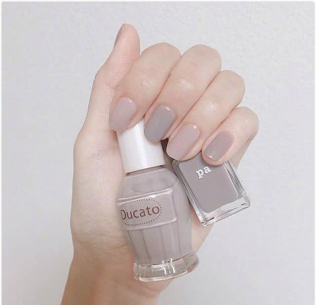 在家没事做?送你9组小清新美甲显白又简单,在家就能涂