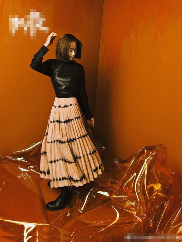 张钧甯换新发型,齐肩短发摩登时髦,画风怪异一般人看不懂