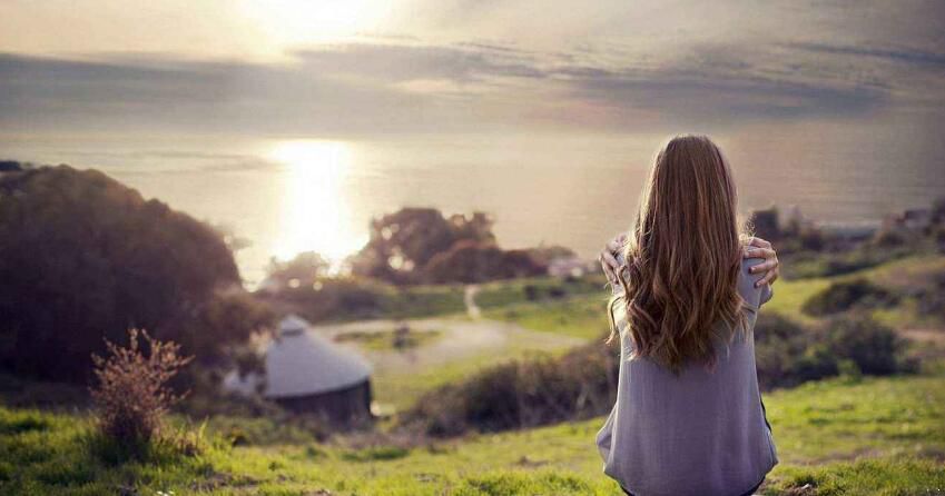 想要“吃定”一个男人, 学会在这三个时刻冷落他, 真的错不了