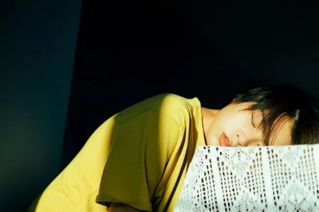 女人没有安全感的表现 她怕你会离开她