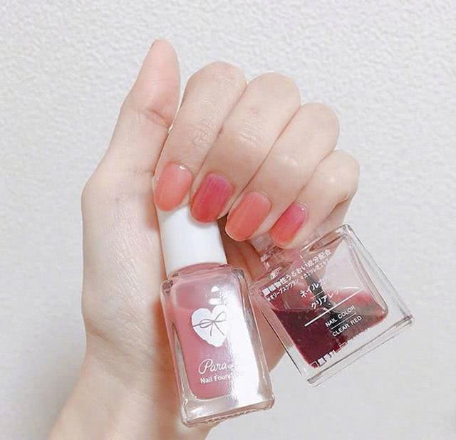 在家没事做?送你9组小清新美甲显白又简单,在家就能涂