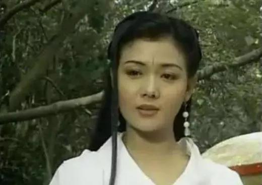 她因拍戏休克身亡,26年片酬被4个弟妹掏空,器官全捐救了8条人命