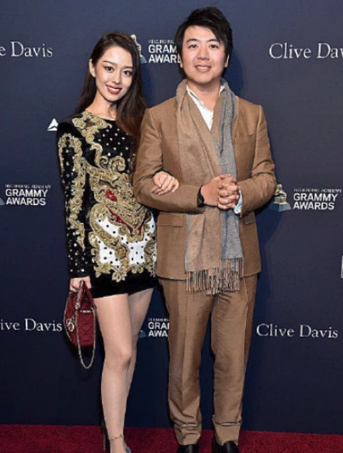 郎朗老婆吉娜有多惊艳?反手摸肚脐不算啥,真实腰围吓坏众人