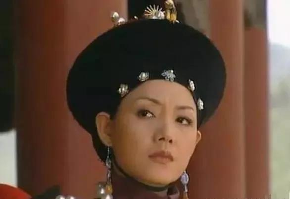 她因拍戏休克身亡,26年片酬被4个弟妹掏空,器官全捐救了8条人命