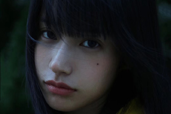 青春有你2段小薇和小松菜奈长得像吗 将其痣p掉说是自己照片