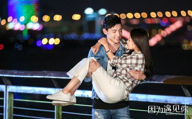 邓伦抱过的女星，抱李沁热巴赵丽颖都很一般，唯独第四个甜到心坎