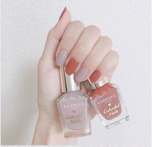 在家没事做?送你9组小清新美甲显白又简单,在家就能涂