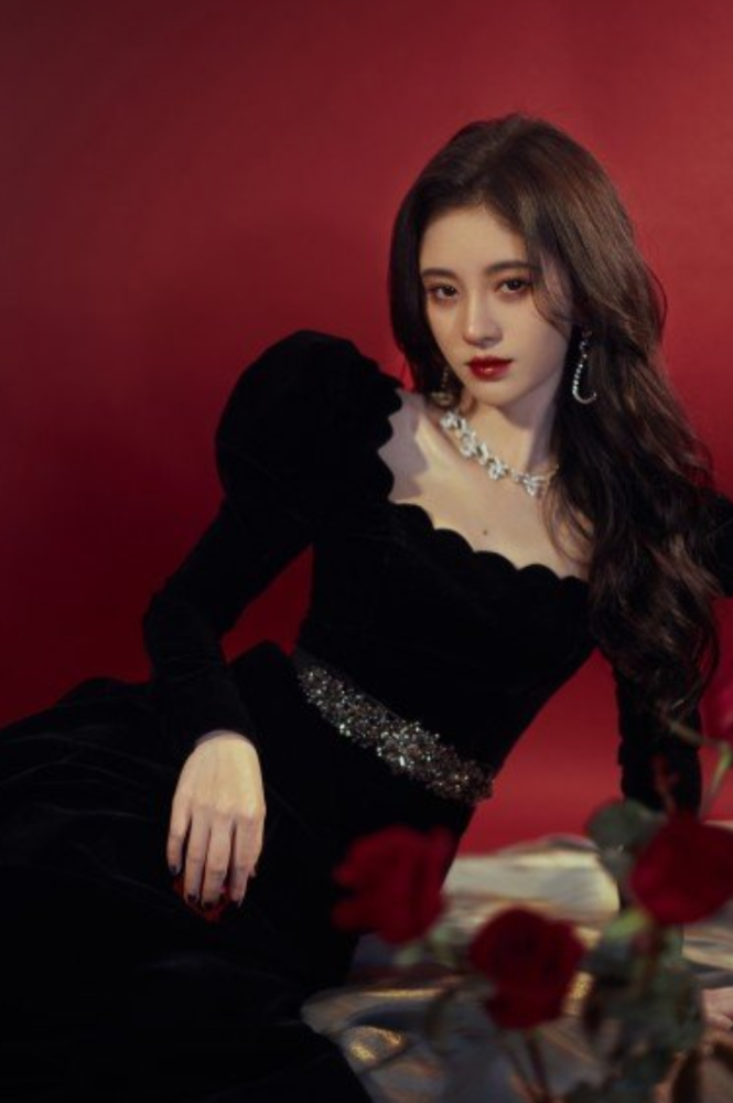 4000年美女鞠婧祎生图流出，看到她的真实颜值，网友们疯狂截图