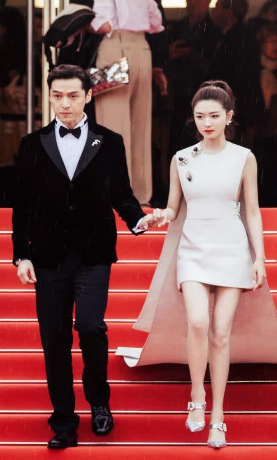 疯狂追剧《新世界》，再次被女神万茜圈粉，风情万种被她轻松穿出