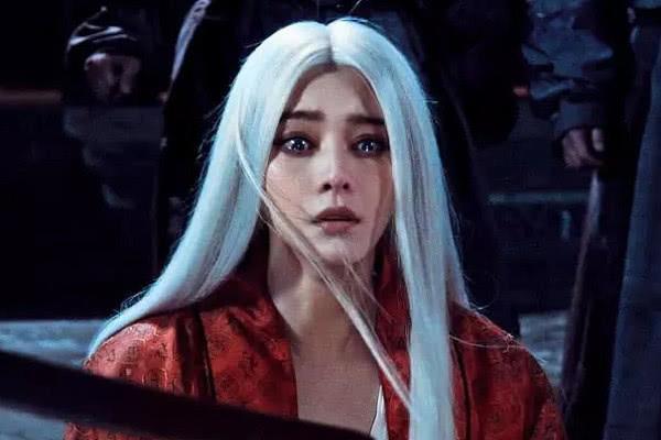 女星古装白发造型：张雪迎惊艳，蒋勤勤吓人，刘诗诗却一脸憔悴