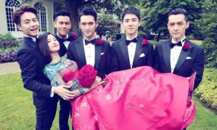 她三年结婚两次,被前夫骂恶心,四十岁不到被高富帅丈夫宠上天