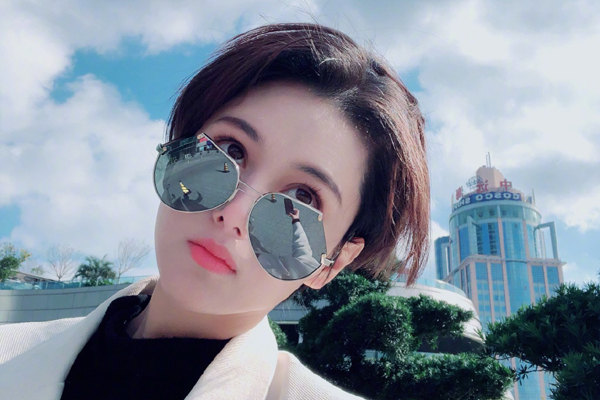 张馨予分享近照什么样 成军嫂后气质突变比写真还漂亮