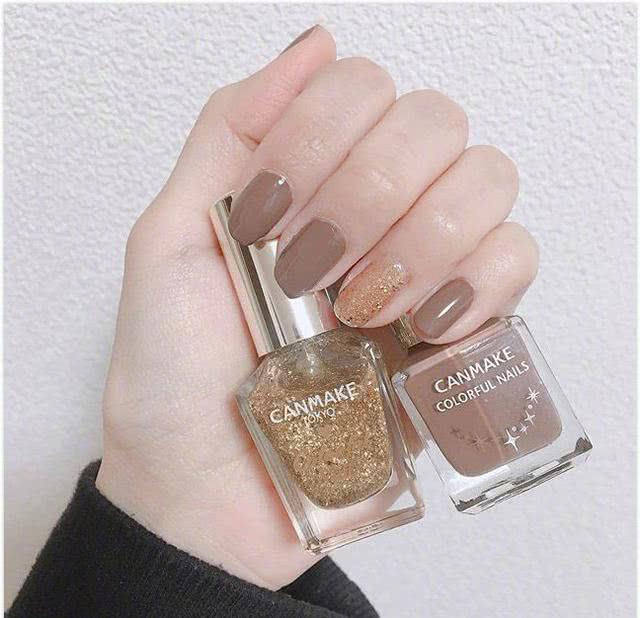 在家没事做?送你9组小清新美甲显白又简单,在家就能涂