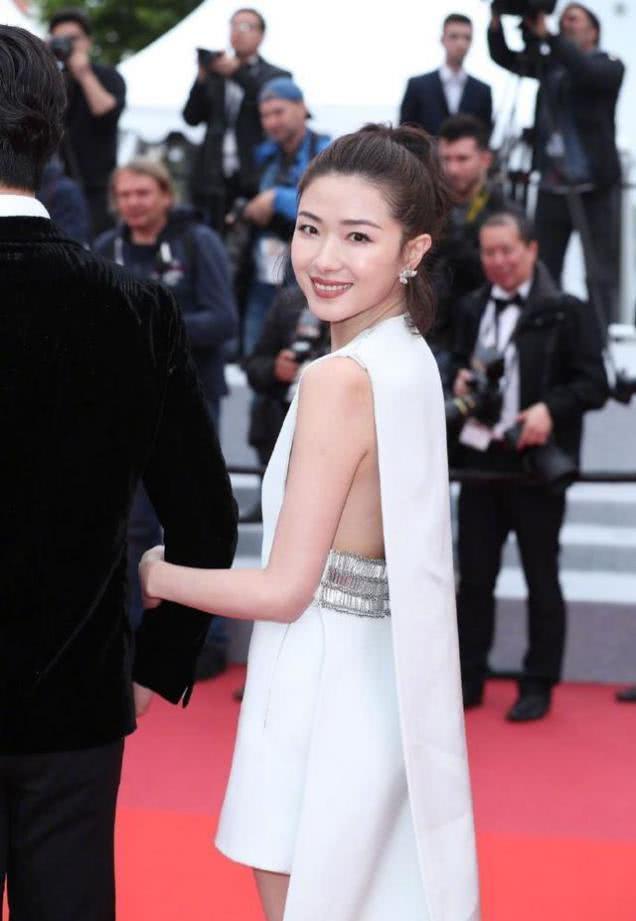 疯狂追剧《新世界》，再次被女神万茜圈粉，风情万种被她轻松穿出