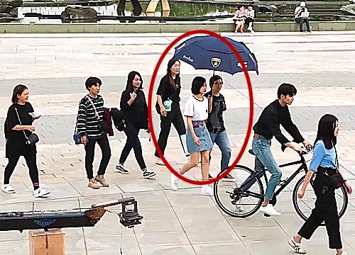 《下一站是幸福》花絮:宋威龙转球看呆张雨剑,谁注意宋茜,真正小公主