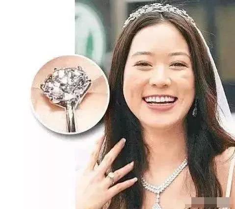 香港顶级豪门阔太,从小禁止做家务,被赞气质独特为豪门而生