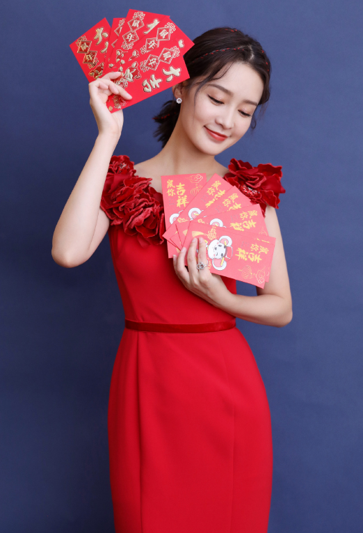 李沁远离百级美颜后,让修图师都无从入手
