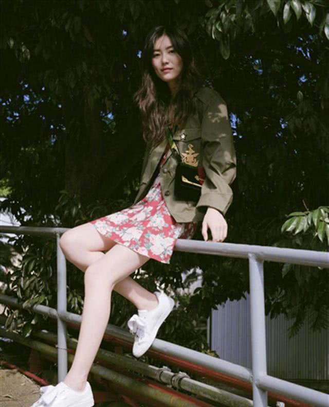 大表姐刘雯维密台下没有明星架子，随意放飞的穿搭也美到爆