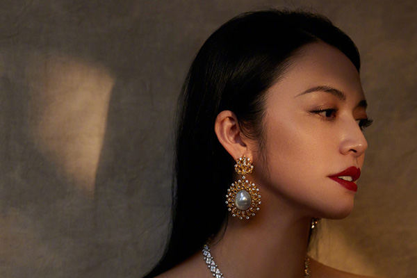 姚晨转发求助信息是怎么回事 回应买热搜又引争议了