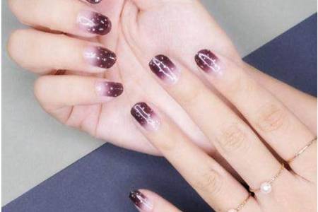 美甲图片2020新款式图片,渐变图案成为时尚流行款
