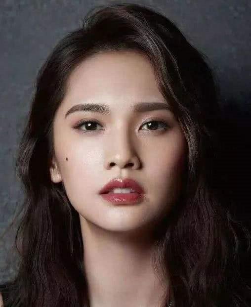 女生这4种唇形最好看，第2种最受异性喜欢，不涂口红也好看