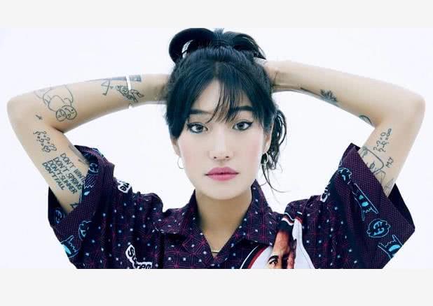 韩国实力派女DJ,用才华征服了电音圈,还是一名时尚达人?