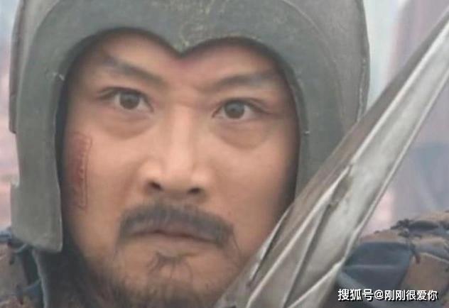 她是国家一级演员,39岁产子惨遭抛弃,如今儿子帮她赚足面子!