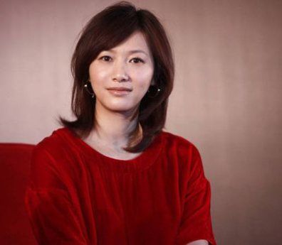 和徐静蕾分手,他曾称将终身不婚,如今却一家四口儿女双全
