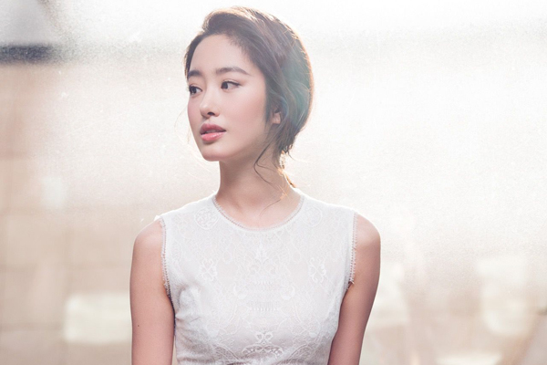 杨采钰老公是谁 公开晒健身照秀马甲线气质佳