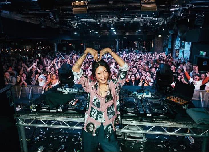 韩国实力派女DJ,用才华征服了电音圈,还是一名时尚达人?